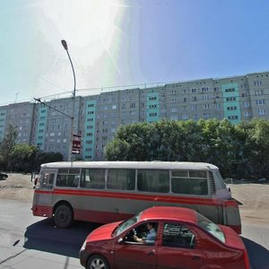 Омск, Улица 70 лет Октября, 13: фото