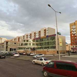 Bauyrjan Momyşūly dañğyly, 8, Astana: photo