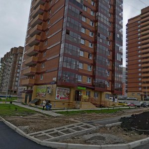 Красноярск, Улица Любы Шевцовой, 82: фото