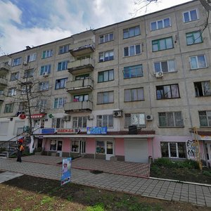 Smorzhevskogo Street, 6, Kerch: photo