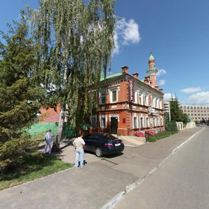 Khadi Taktasha Street, 28, Kazan: photo