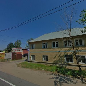 Sovetskaya Street, 17, Bronnizi: photo