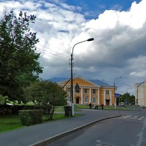 Петергоф, Эрлеровский бульвар, 2: фото