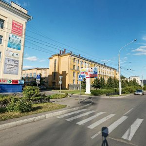 Новокузнецк, Улица Орджоникидзе, 15: фото