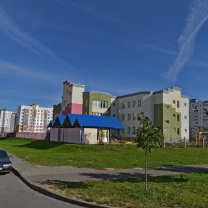 Минск, Улица Алеся Гаруна, 10: фото