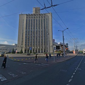 Pryvakzalnaja Square, 3, Minsk: photo