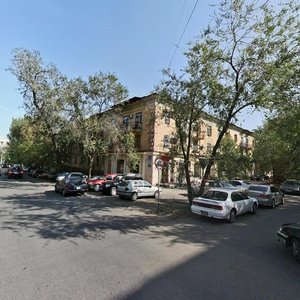 Aiteke Bi Street, 21, : foto