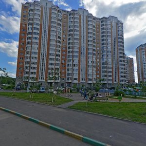 Raduzhnaya ulitsa, 17, Moskovsky: photo