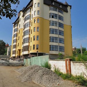 Черновцы, Улица Суворова, 2Б: фото