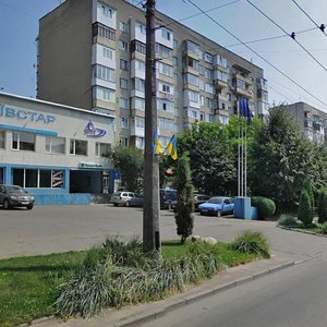 Черновцы, Улица Героев Майдана, 63: фото
