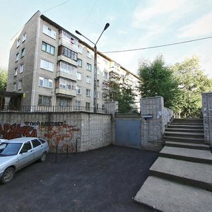 Lva Tolstogo Street, 33, Perm: photo