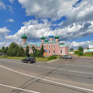 Тихвин, Площадь Свободы, 9: фото