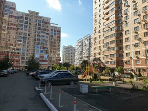 Краснодар, Казбекская улица, 9: фото
