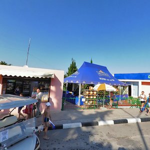 Naberezhnaya Street, 1, : foto