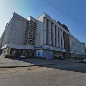 Revolyutsii Highway, 58, : foto