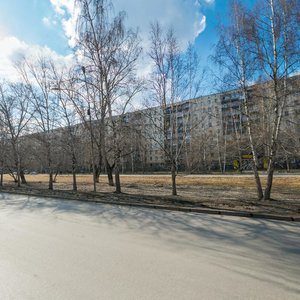 Yekaterinburq, Blyukhera Street, 57: foto