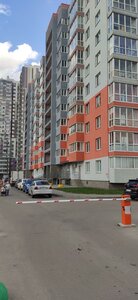 Stroiteley Avenue, 18, Kudrovo: photo