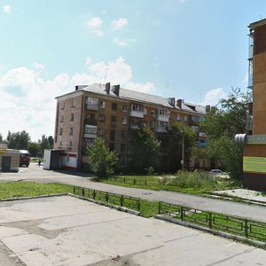 Ulitsa Oktyabrskoy Revolyutsii, 1, : foto