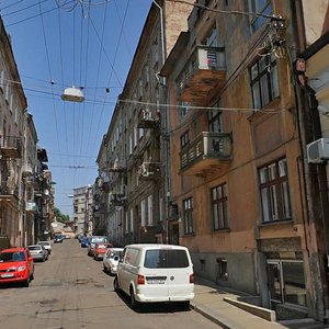 Pershotravneva vulytsia, 15, Chernivtsi: photo