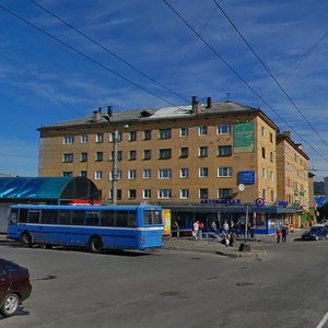 Мурманск, Улица Коминтерна, 16: фото