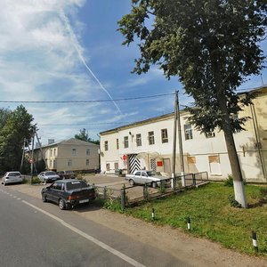 Komsomolskaya Square, 7, Mozhaysk: photo