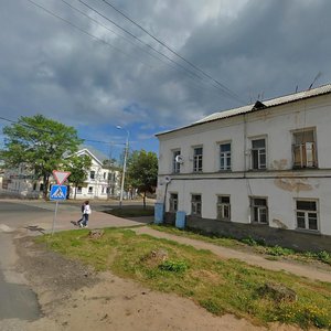 Углич, Ярославская улица, 32/27: фото