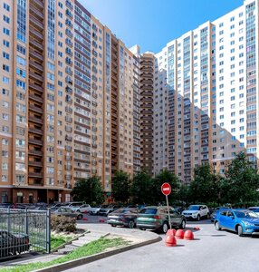 Stroiteley Avenue, 2, Kudrovo: photo