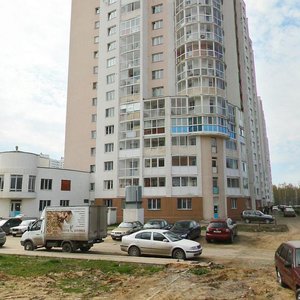 Yekaterinburq, Krasnolesya Street, 24: foto