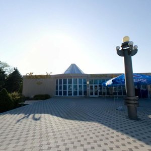 Naberezhnaya ulitsa, 3, : foto