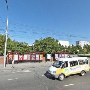 Cheluskincev Street, 11, : foto