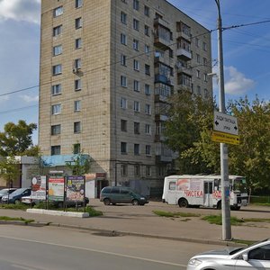 Khadi Taktasha Street, 105/80, Kazan: photo