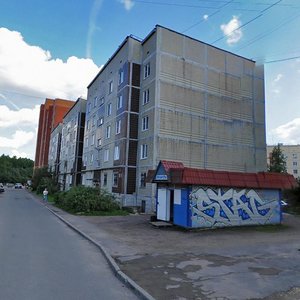 Гатчина, Улица Изотова, 11: фото