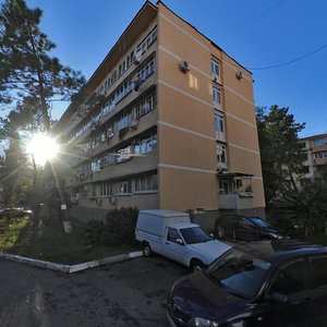 Сочи, Улица Революции, 18: фото