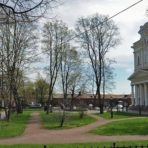 Leningradskaya Street, 2к3, Kronstadt: photo