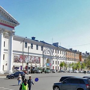 Teatralnaya square, 1, Tver: photo