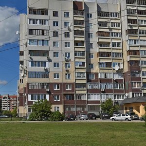 Тольятти, Улица 70 лет Октября, 72: фото