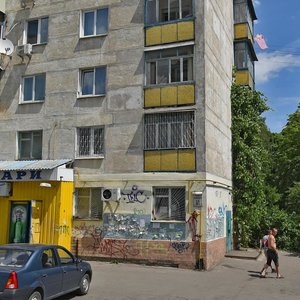 Bakhmatska Street, 18, Kyiv: photo