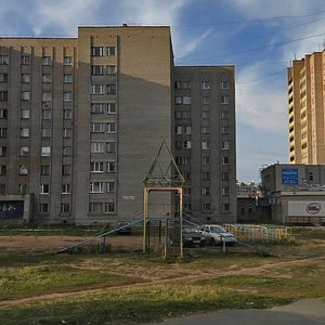 Ижевск, Клубная улица, 64к2: фото