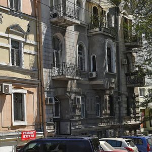Одесса, Успенская улица, 32: фото