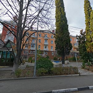 Oktyabrskoy Revolyutsii Street, 1, Tuapse: photo