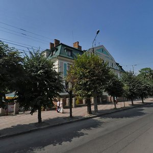 Черновцы, Улица Героев Майдана, 60: фото