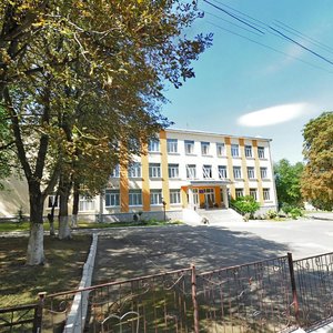Vulytsia Yunosti, 3, Ternopil: photo