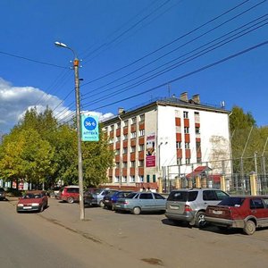 Gor'kogo Street, 18, Kirov: photo