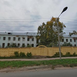 Gertsena Street, 81, Kirov: photo