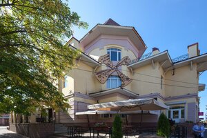 Krestovaya ulitsa, 103, : foto