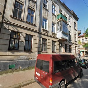 Львов, Улица Героев УПА, 17: фото