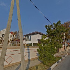 Геленджик, Севастопольская улица, 35: фото
