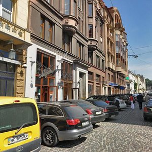 Львов, Валовая улица, 13: фото