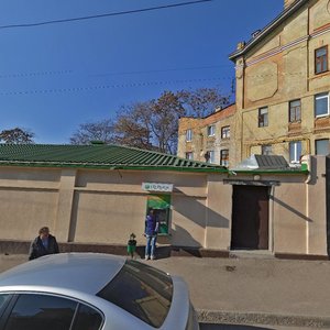 Ulitsa Bratyev Bernardatstsi, 4, : foto