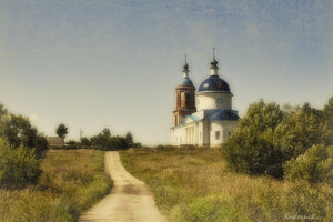 Жаркий полдень. Пыльная дорога к храму. Жаркий полдень пыльная дорога сельский храм. Полдень полдень жаркий полдень.